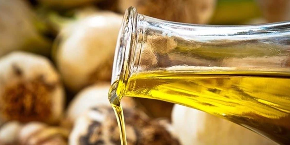 GarlicInfused Oil Amy Burkhart, MD, RD