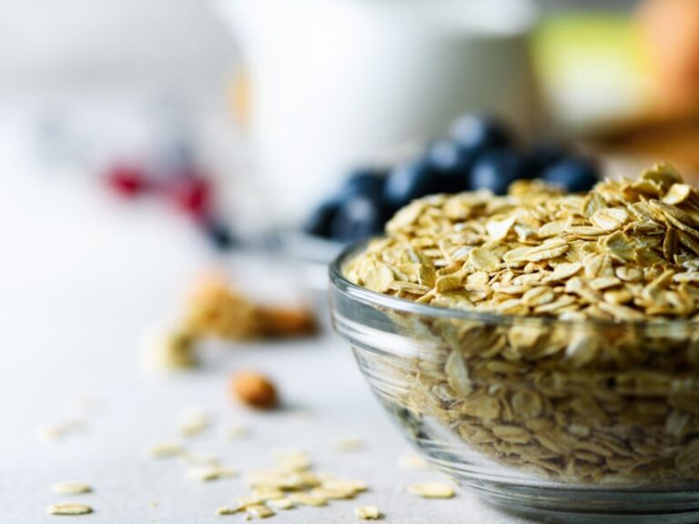 are oats gluten free? oats in a bowl with blueberries