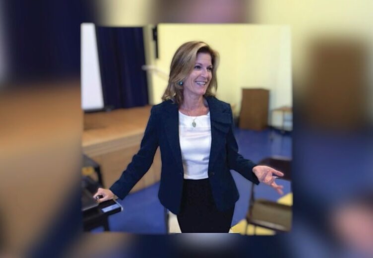 celiac doctor and celiac specialist dr Amy Burkhart speaking to a crowd